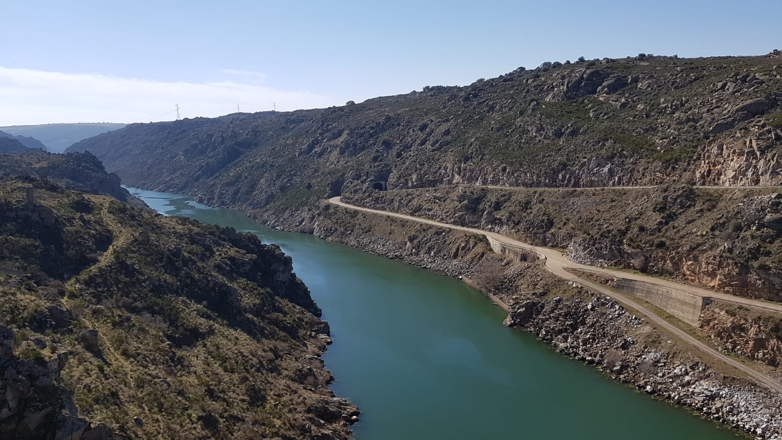 Visita Ricobayo iberdrola Laboratorio Hidráulica con ingenierosVA