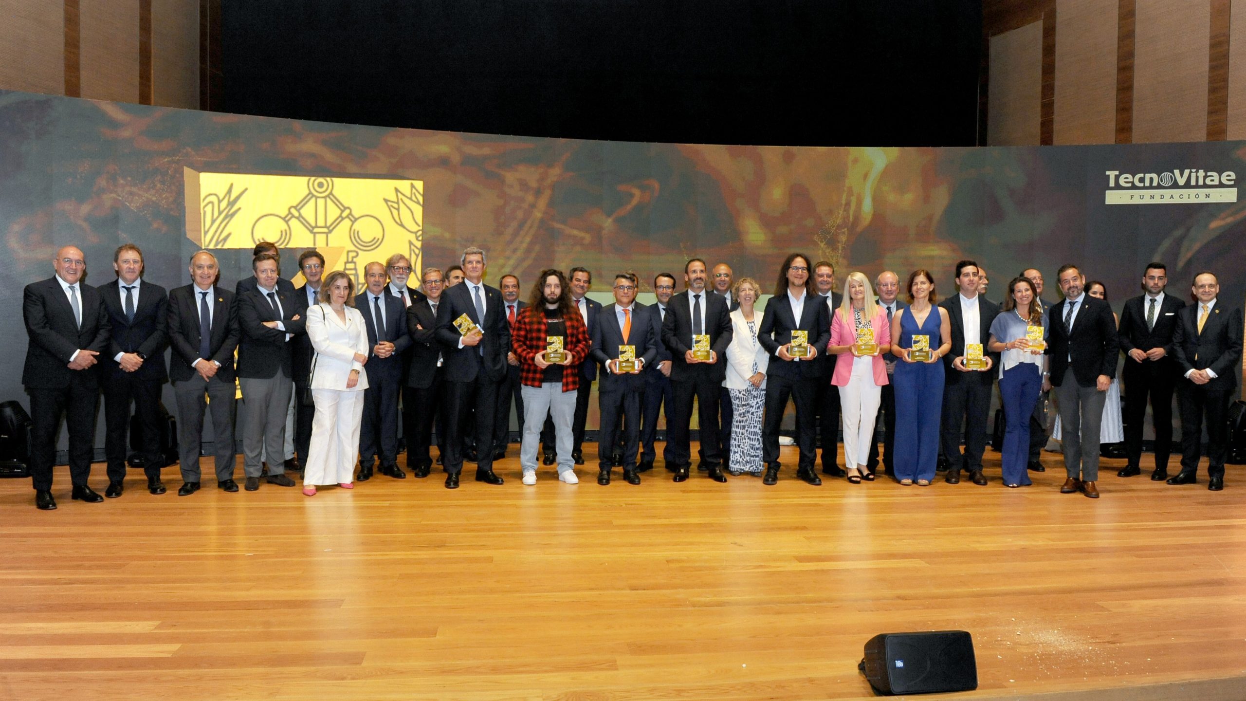 Francisco J. Riberas, nombrado colegiado de honor de ingenierosVA en los VII Premios de la Industria en España
